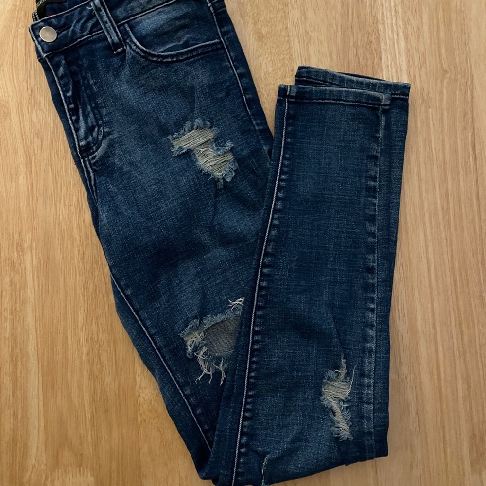 Forever 21 distressed skinny jeans